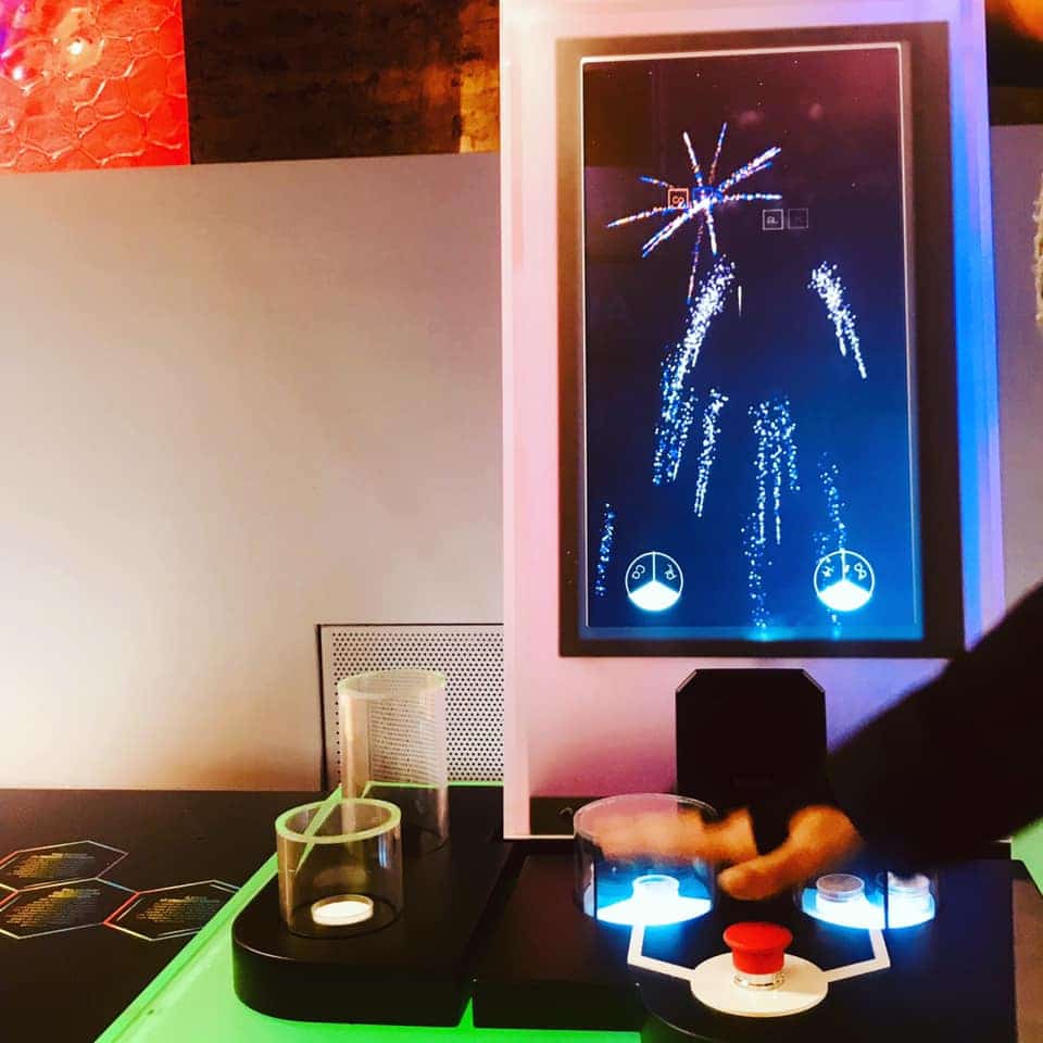 Manipulation pour fabriquer son feu d'artifice virtuel
