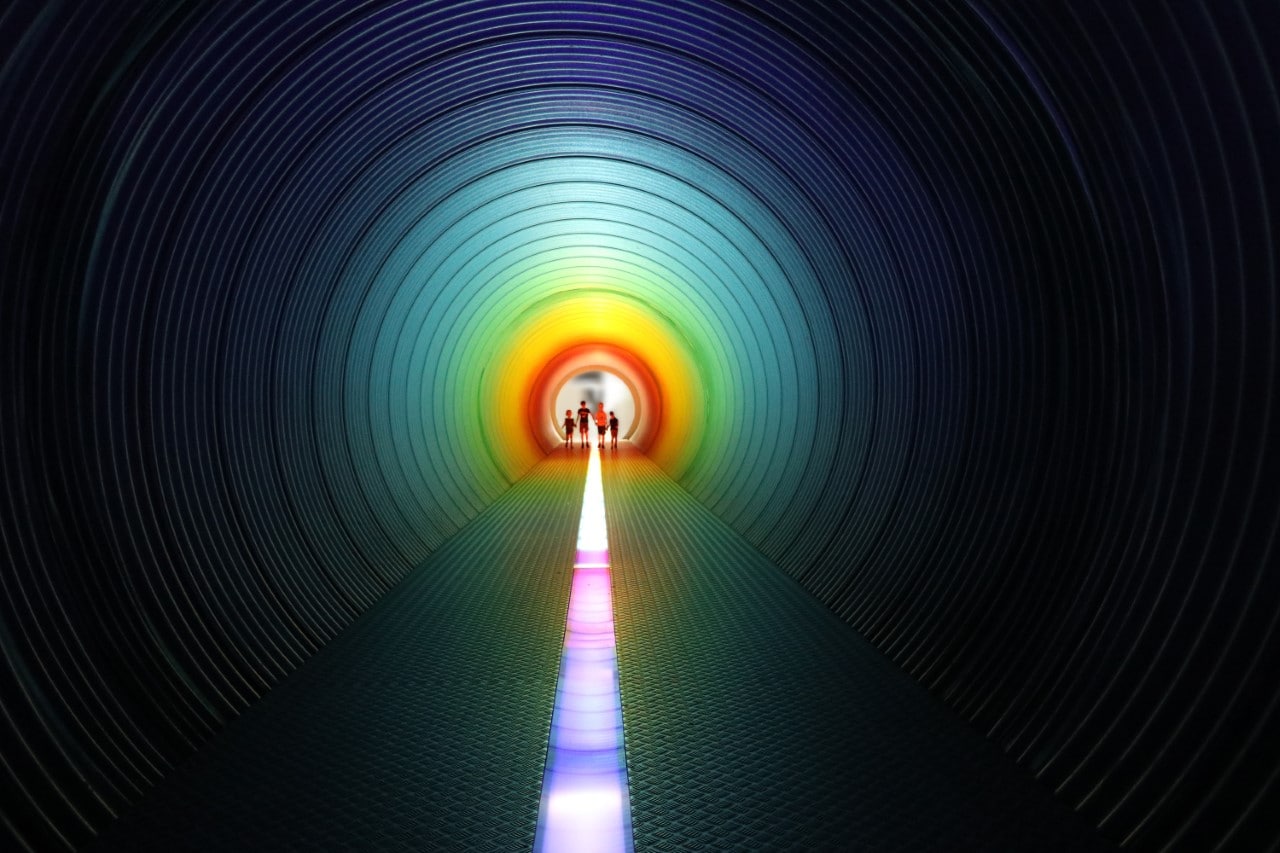 Tunnel arc-en-ciel dans le Passage des enfants